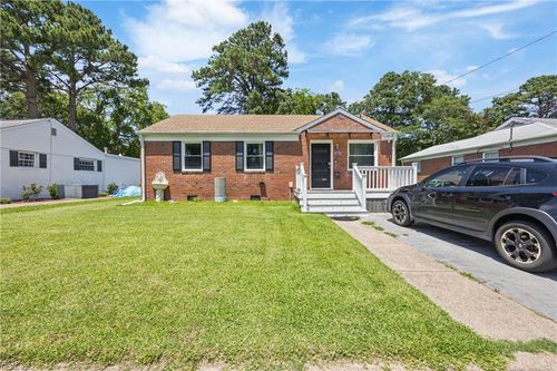 556 Summers Dr, Norfolk, VA, 23509-1619 | Card Image