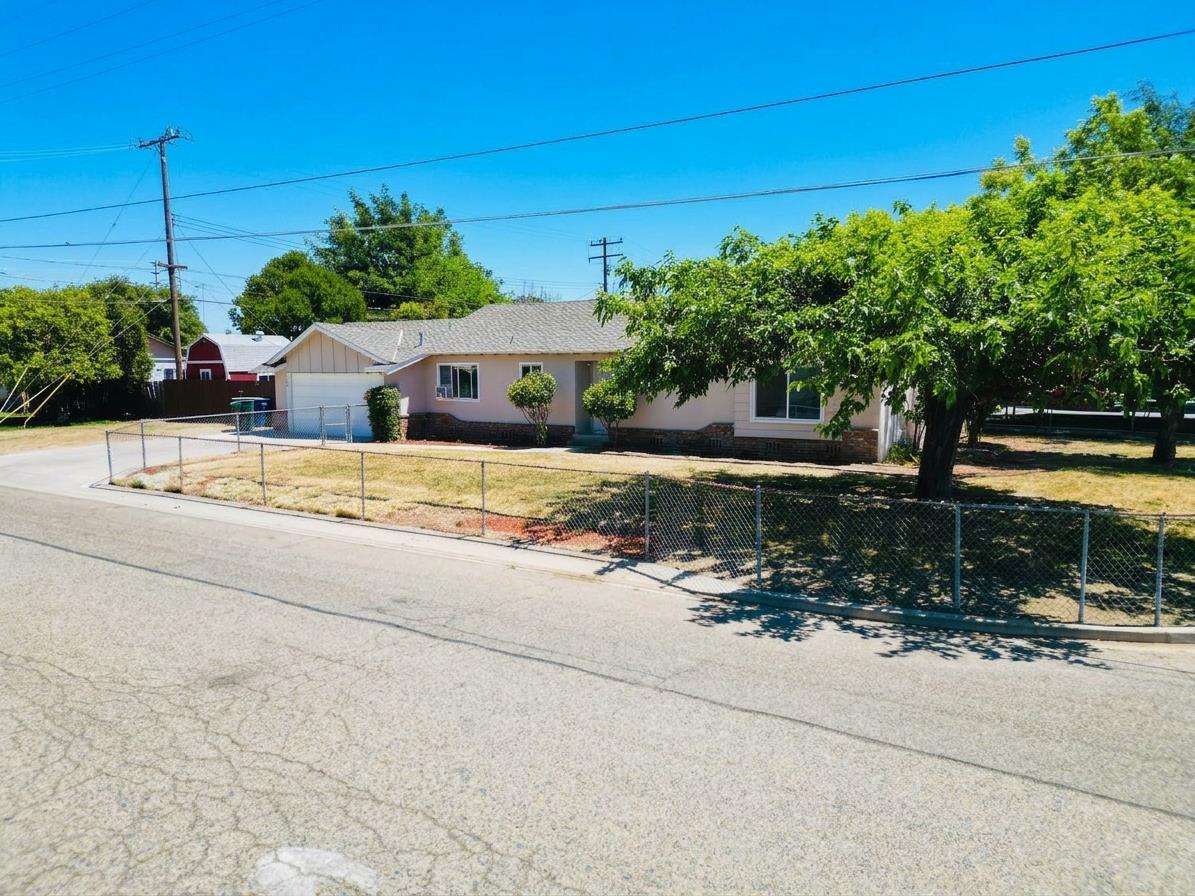 Residential in Tulare 3