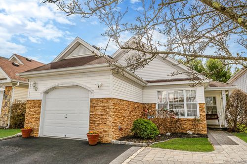 4 Alexandra Dr, Middle Island, NY, 11953-3003 | Card Image