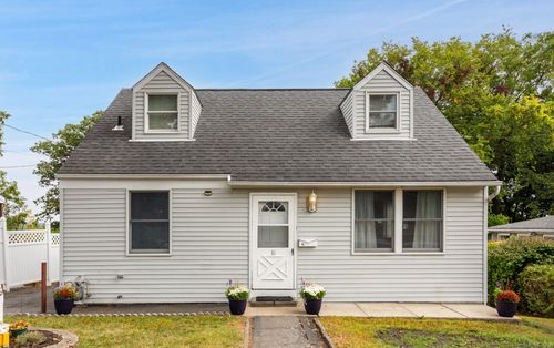 31 Morris St, Danbury, CT, 06810-5428 | Card Image