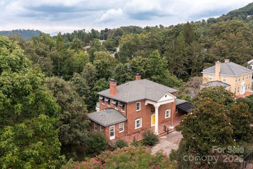 9 Griffing Blvd, Asheville, NC, 28804-2820 | Card Image