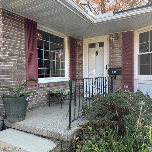 2054 Wyndham Rd, Akron, OH, 44313-5369 | Card Image