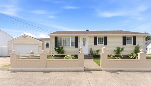 11 Gilmore Street, Pawtucket, RI, 02861 | Card Image