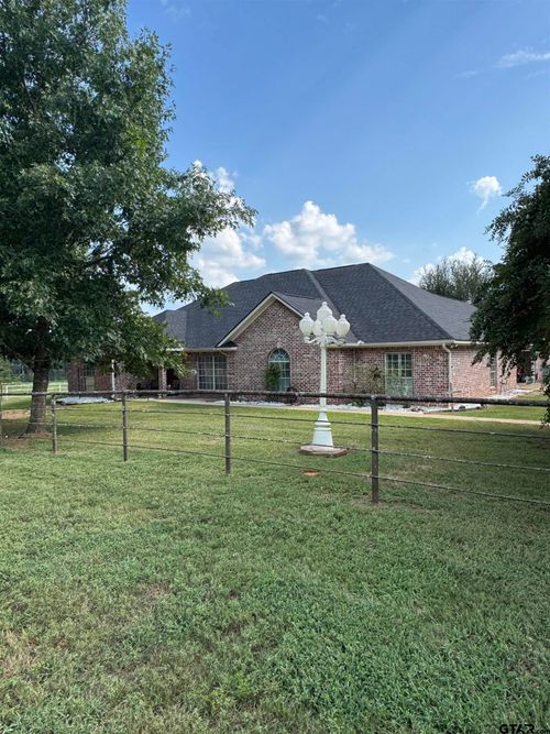 5521 W State Highway 21, Nacogdoches, TX, 75964-4710 | Card Image