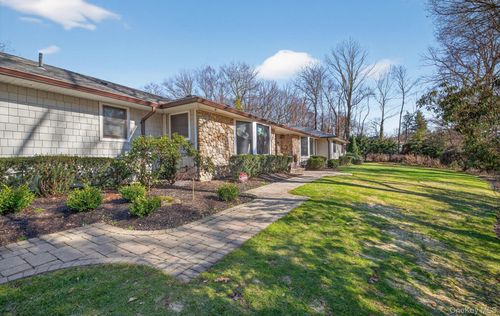 15 Tiber Rd, Syosset, NY, 11791-1110 | Card Image