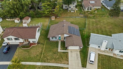 1233 Citation Ln, Hanover Park, IL, 60133-5522 | Card Image