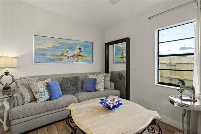 A - 725 S Orlando Ave, Home with 2 bedrooms, 1 bathrooms and null parking in Cocoa Beach FL | Image 5