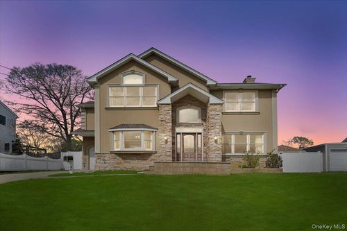 46 Scott Street, Oyster Bay, NY, 11762 | Card Image