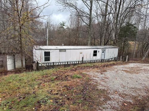 6430 Sulfur Ridge Rd, Bloomington Springs, TN, 38545-4542 | Card Image