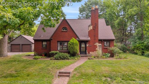9428 Ball St, Plymouth, MI, 48170-4008 | Card Image