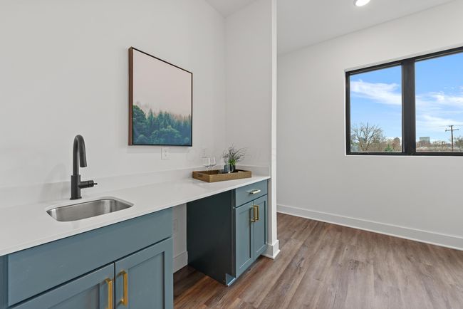 3rd Floor Wet-bar / Hall / Rooftop access | Image 31