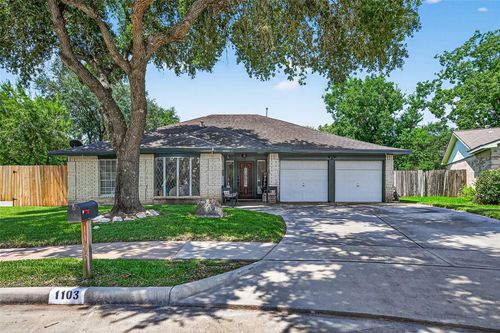 1103 Pinecroft Dr, Sugar Land, TX, 77498-2636 | Card Image