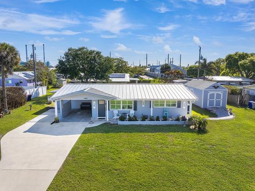 1640 4th Ave, Vero Beach, FL, 32960-5605 | Card Image