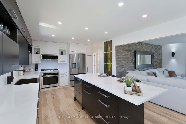 3243 St John's Sideroad, House other with 7 bedrooms, 7 bathrooms and 20 parking in Cedar Valley ON | Image 9