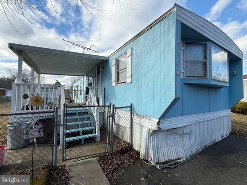 237a-1976 N East Ave, VINELAND, NJ, 08360-2166 | Card Image