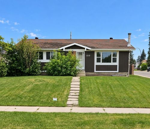1219 68 Street Ne, Calgary, AB, T2A5K6 | Card Image