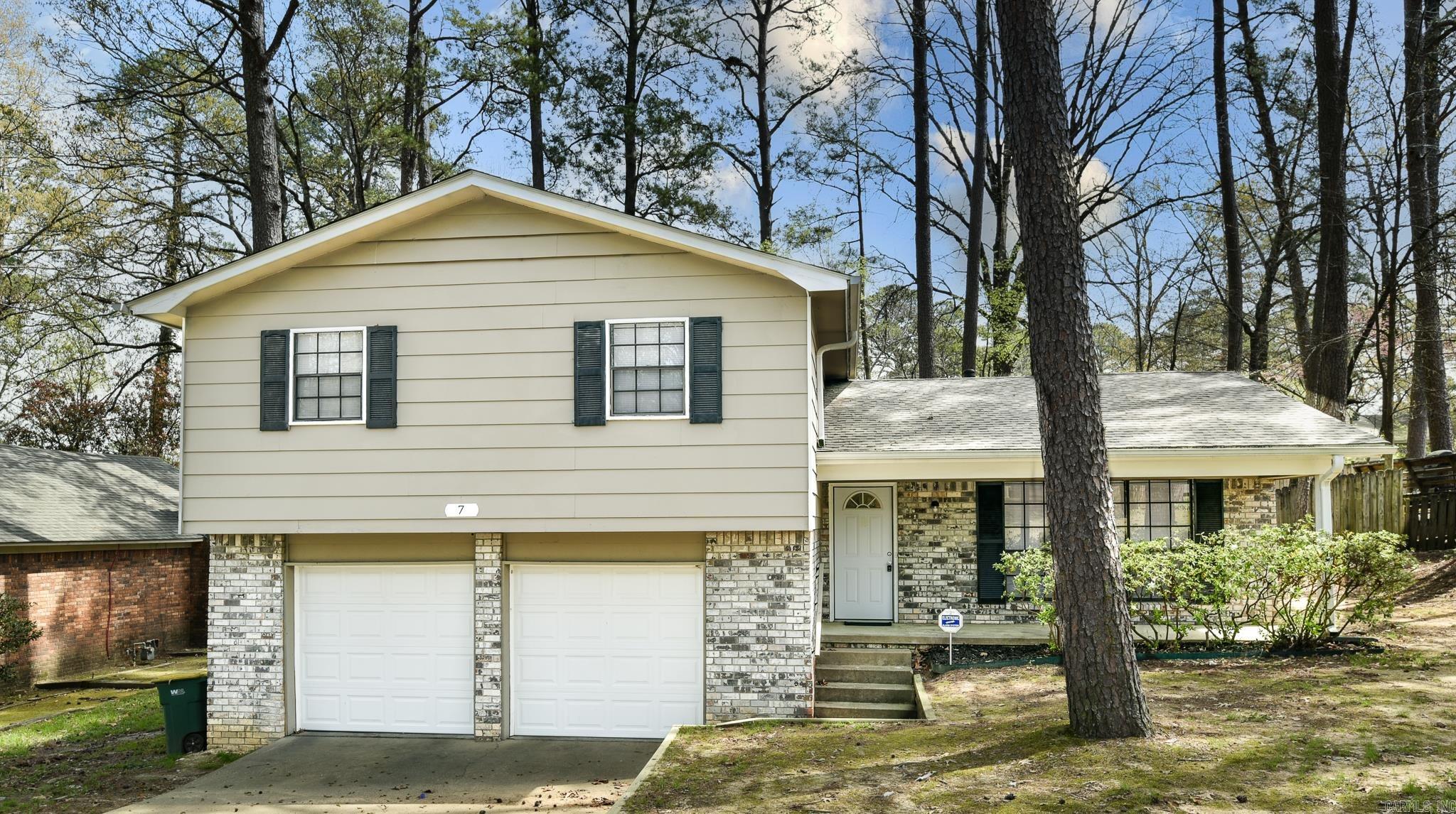 Pear Tree Pl, Little Rock, AR 72210