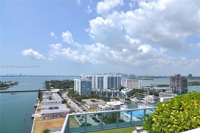 1202 - 7935 East Dr, Condo with 2 bedrooms, 2 bathrooms and null parking in North Bay Village FL | Image 66