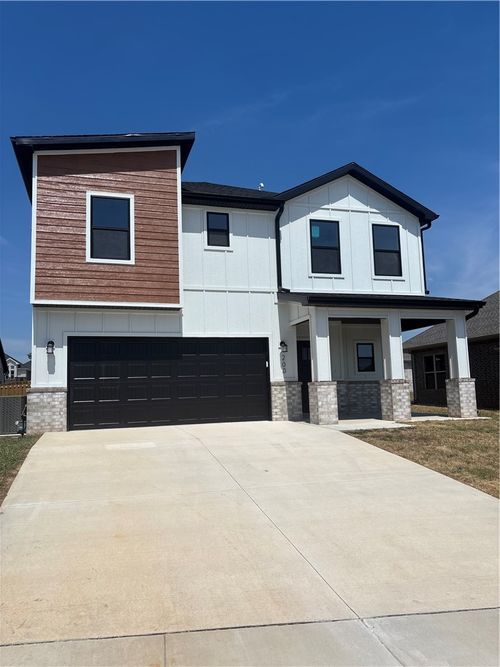 200 Spicewood Trl, Centerton, AR, 72719-4061 | Card Image