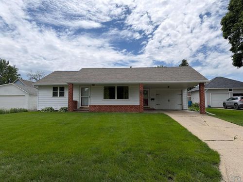 218 4th St Ne, Orange City, IA, 51041-1318 | Card Image
