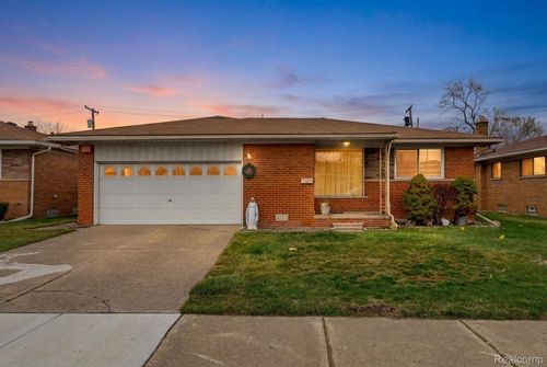 8331 Stanley Dr, Warren, MI, 48093-7126 | Card Image