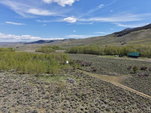 211 Rainbow River Dr, Jelm, WY, 82063-9243 | Card Image
