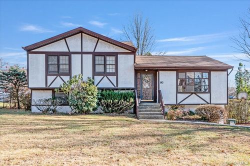 93 Capital Dr, Washingtonville, NY, 10992-1343 | Card Image