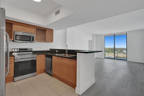 apt-803-140 S Dixie Hwy, Hollywood, FL, 33020-7326 | Card Image
