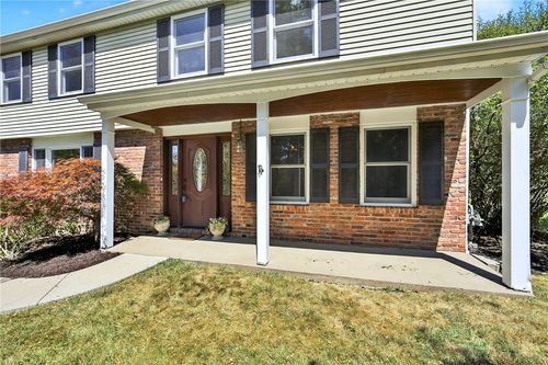 613 Robinhood Ln, Canonsburg, PA, 15317-2720 | Card Image