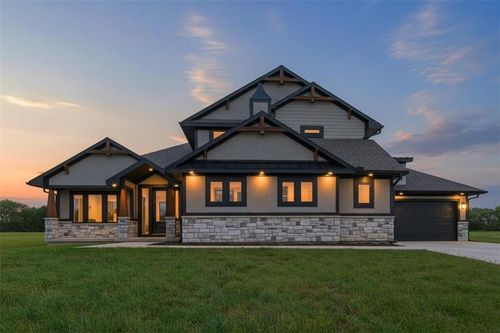 13507 Woodland Ranch Dr, Lone Jack, MO, 64086-5203 | Card Image