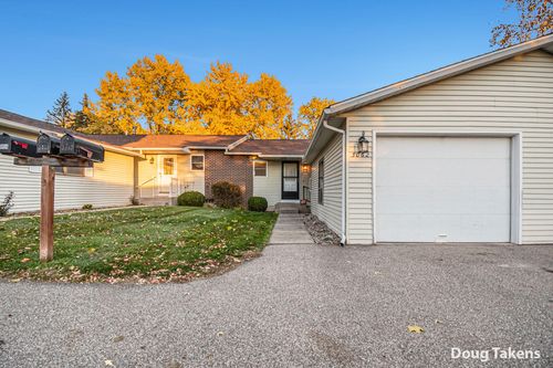 3062 Riviera Ct Se, Kentwood, MI, 49512-1832 | Card Image
