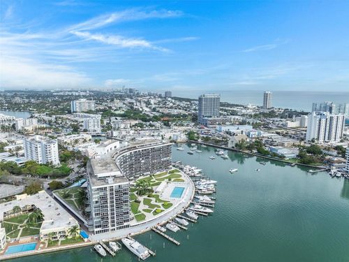 319-900 Bay Dr, Miami Beach, FL, 33141-5653 | Card Image