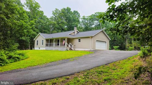 10473 Hedgesville Rd, HEDGESVILLE, WV, 25427-6008 | Card Image