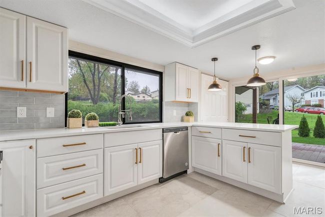 15261 Springrun Dr, House other with 5 bedrooms, 3 bathrooms and 2 parking in Chesterfield MO | Image 16