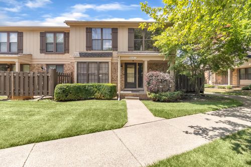 1-8667 Edgewater Ln, Warren, MI, 48093-1607 | Card Image