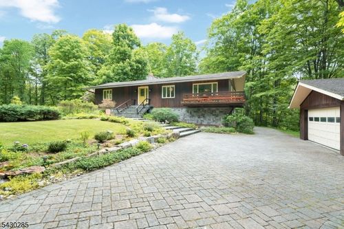 235 Brook Valley Rd, Towaco, NJ, 07082-1036 | Card Image