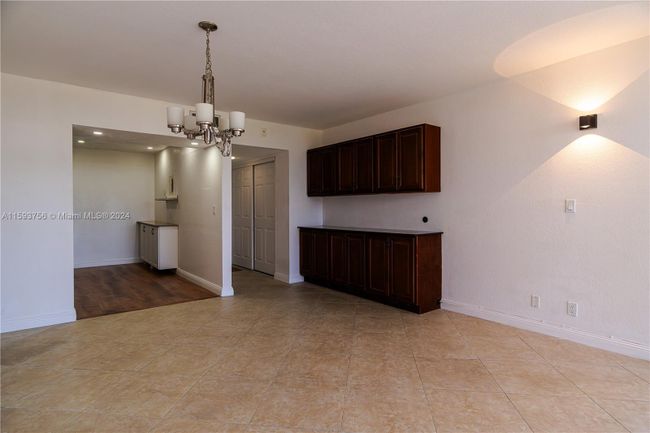 729 - 20301 W Country Club Dr, Condo with 2 bedrooms, 2 bathrooms and null parking in Aventura FL | Image 9