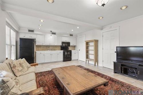 835 Edison St, Baton Rouge, LA, 70806-5874 | Card Image