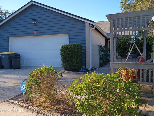 5561 Mariners Cove Dr, JACKSONVILLE, FL, 32210-5774 | Card Image