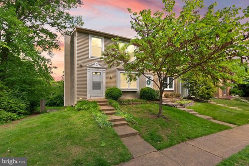 1694 Sierra Woods Ct, RESTON, VA, 20194-5626 | Card Image