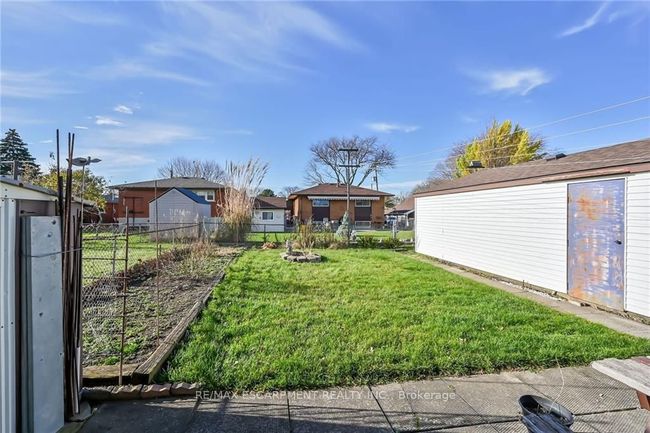 135 Nash Rd N, House other with 3 bedrooms, 2 bathrooms and 5 parking in Hamilton ON | Image 36