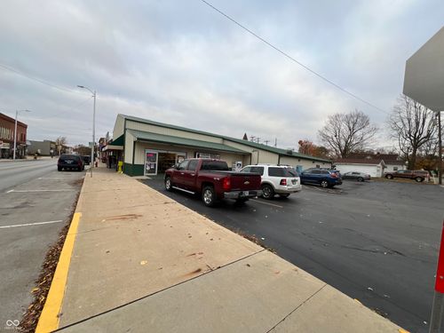 116 E Rochester St, Akron, IN, 46910-9271 | Card Image