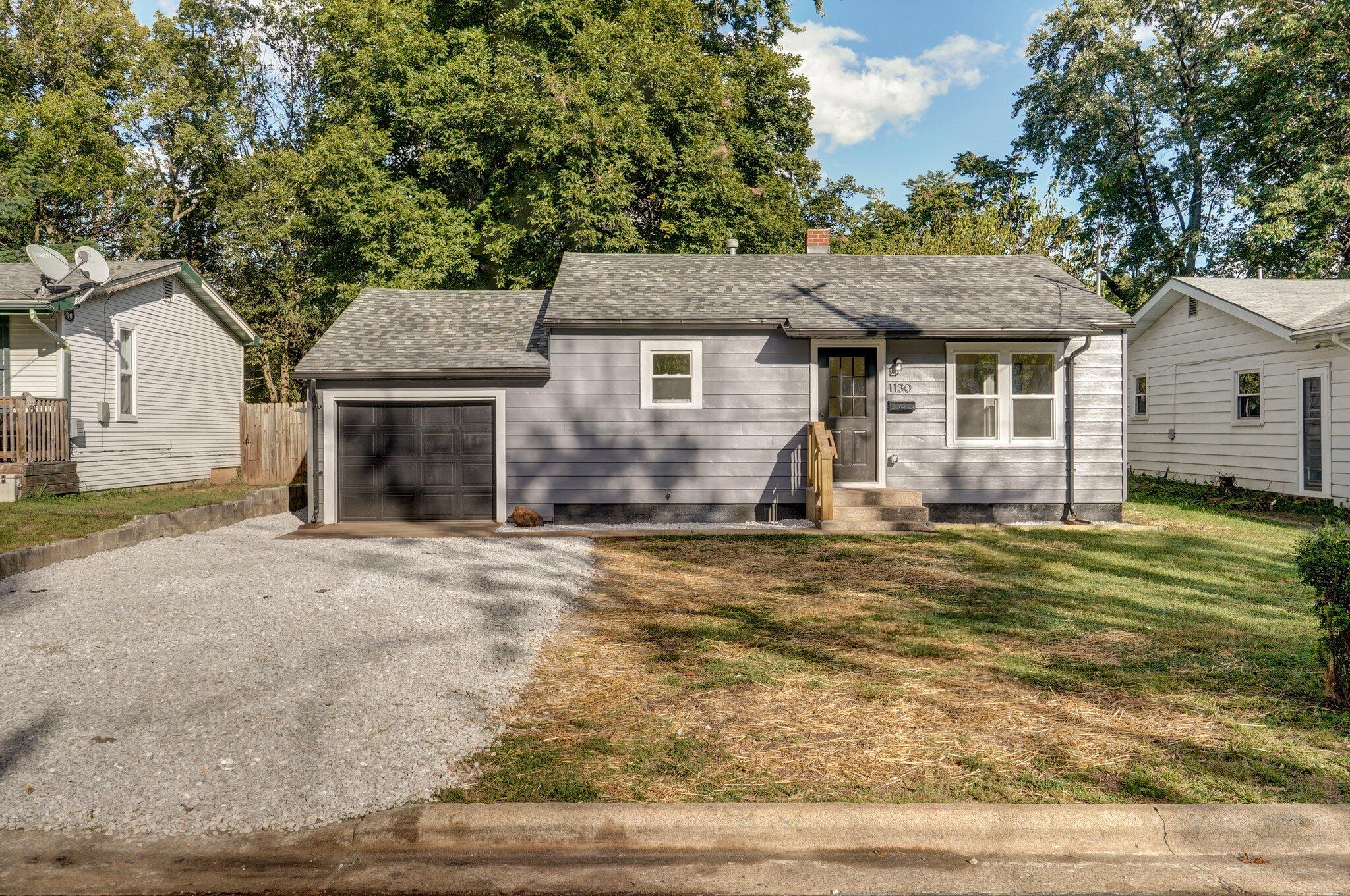 Warren Ave, Springfield, MO 65802