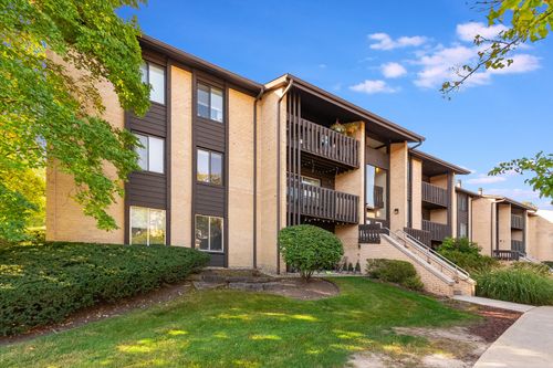 302-6165 Knoll Wood Ct, Willowbrook, IL, 60527 | Card Image