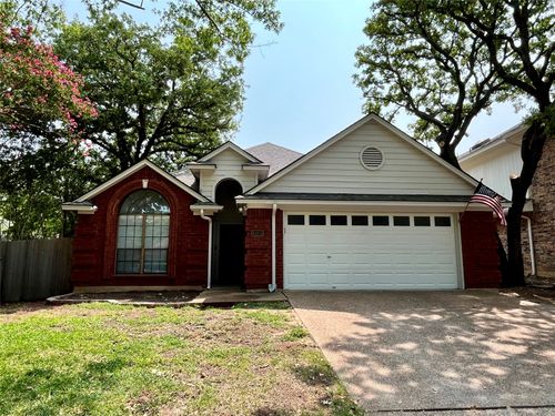 6105 Paradise Drive, Arlington, TX, 76001 | Card Image