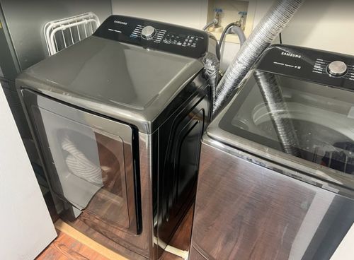 143 Sussex Ct, Roselle, IL, 60172-4002 | Card Image