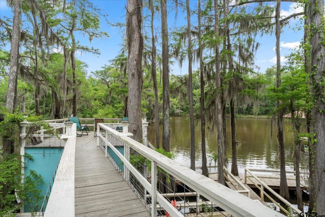 230 W Sesame St, House other with 3 bedrooms, 2 bathrooms and null parking in Karnack TX | Image 10