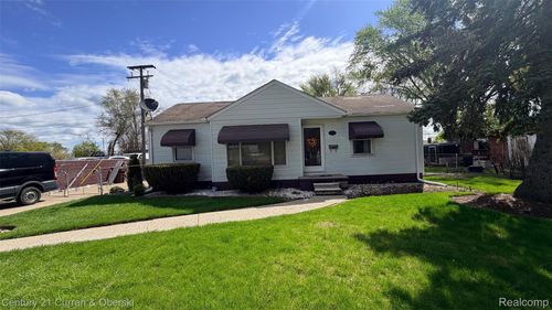 2208 Belton St, Garden City, MI, 48135-2913 | Card Image