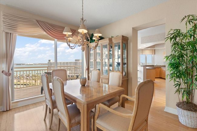 APT-906 - 1200 Gulf Blvd, Condo with 2 bedrooms, 2 bathrooms and null parking in CLEARWATER BEACH FL | Image 12