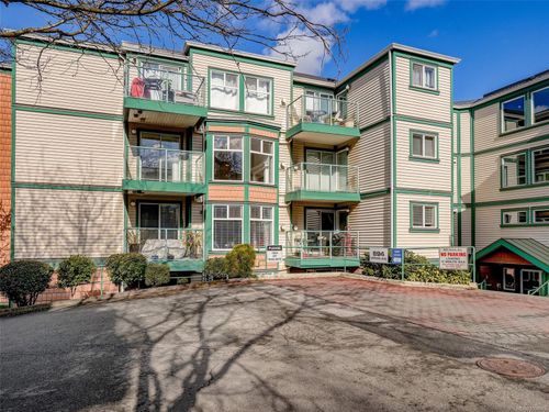 303-894 Vernon Ave, Saanich, BC, V8X2W6 | Card Image